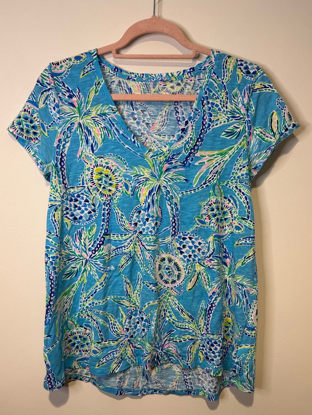 lilly pulitzer turtle szn vneck tshirt size small